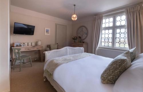 Dunwich House | The Ship At Dunwich