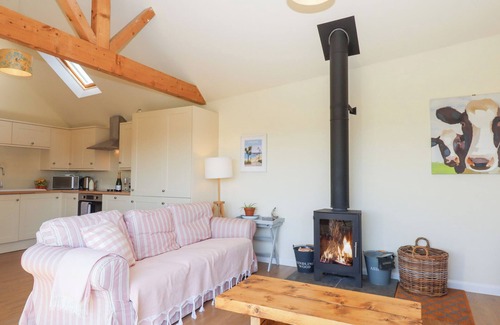 Axminster Cottage | THE SHIPPON AT WYKE FARM, pet friendly, with open fire in Lyme Regis