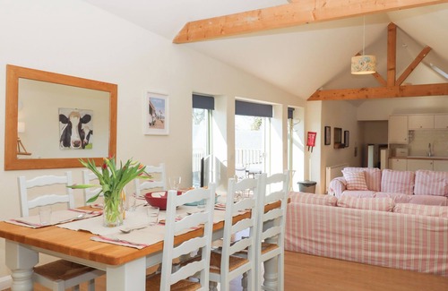 Axminster Cottage | THE SHIPPON AT WYKE FARM, pet friendly, with open fire in Lyme Regis