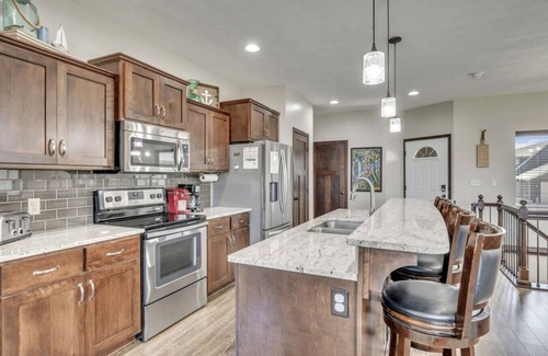 Spirit Lake House | The Shore Thing at Bridges Bay Resort (Formerly Boji Paradise)