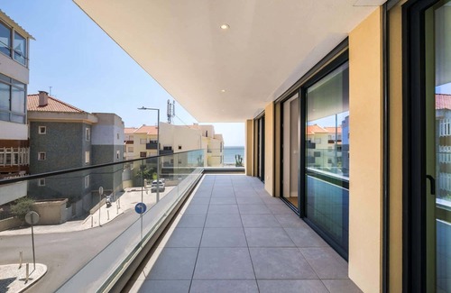 Parede Apartment | The Shoreline 5 by Portugal Portfolio