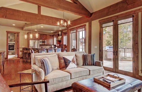 Fairmount On The River House | The Shores Lodge