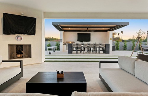Central Scottsdale House | The Showstopper Luxury Villa - Sleeps 22