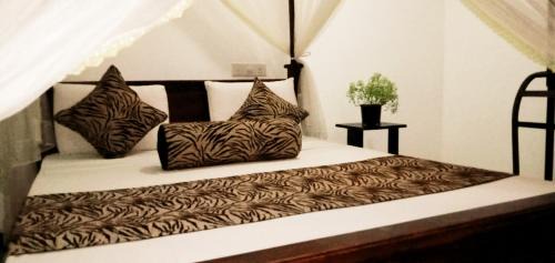 Sigiriya Ski Chalet | The Sigiriya Rock Gate Chalet