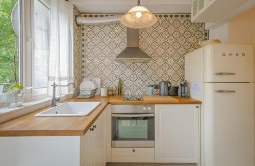 Sofia City Center Apartment | The Simple Place - Close to Slaveykov Square by Flat Mаnager