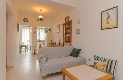 Sofia City Center Apartment | The Simple Place - Close to Slaveykov Square by Flat Mаnager