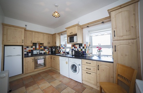 Dunkineely Apartment | The Snug-2Bed Apt sleeps 4 with fab sea views directly on the Wild Atlantic Way