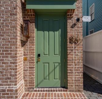 Cannonborough Elliotborough Apartment | The Soiree by Charleston Vacays-New Build by King