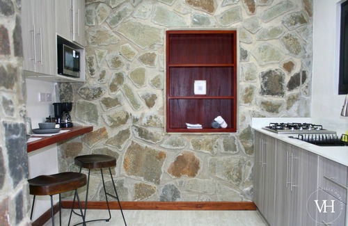 Bois d'Orange Apartment | The Soursop Suite at Villa Horizon, Soursop Suite: Lush Garden Views Steps from Reduit Beach & Rodne