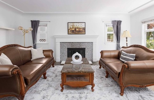 Dunbar House | The Spacious Haven at West 27th