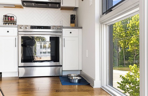 Five Points Condo | The Sparrow - Pets, Rooftop, Mural, Elevator, WiFi