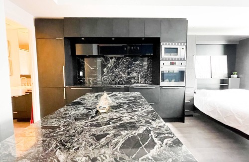 Toronto Entertainment District Condo | The Spot at Bisha