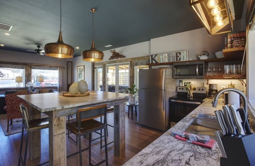 Blowing Rock Cottage | The Springhouse 2BR 2BA Hot Tub Fire Pit