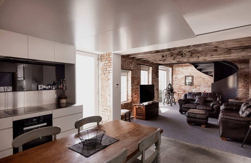 Hobart Central Business District Apartment | The Stable Summary
