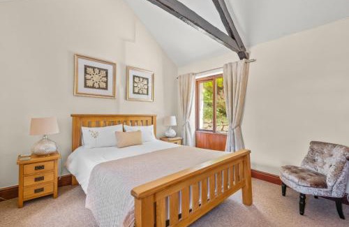 St. Neot House | The Stables