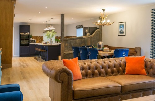 Bryngwran Cottage | The Stables - with hot tub sleeps 8 guests in 3 bedrooms