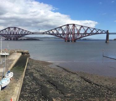 South Queensferry Hotel | The Stag Head Hotel