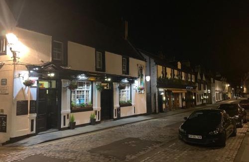 South Queensferry Hotel | The Stag Head Hotel