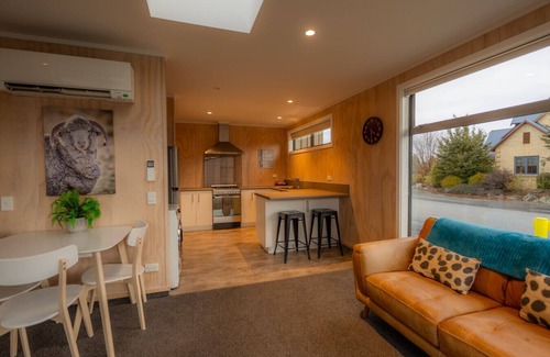 Twizel House | The Starlight Townhouse