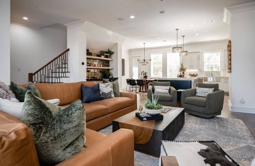 College Station House | The Station: Luxurious Rustic Elegance 3 King Suites
