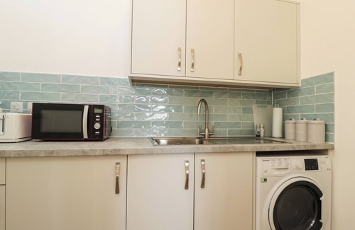 Weston-super-Mare Cottage | THE STUDIO, country holiday cottage in Weston-Super-Mare