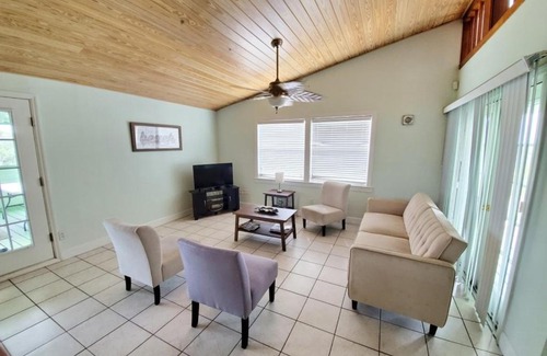Crescent Beach House | The Summer House - Upper home