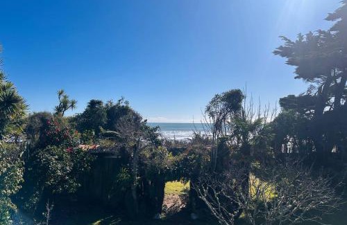 Hokitika House | The Sundowner Beach Club