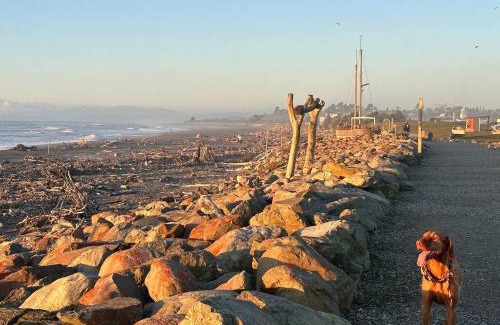 Hokitika House | The Sundowner Beach Club