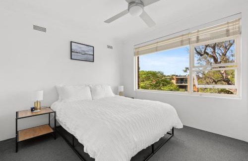 Mosman Apartment | The Sunlit Fern - Minutes from Dining & Coastline