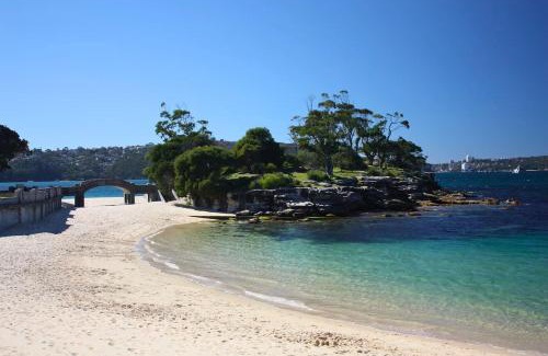 Mosman Apartment | The Sunlit Fern - Minutes from Dining & Coastline