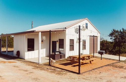 Fredericksburg Apartment | The Sunrise House at Camp hideaway