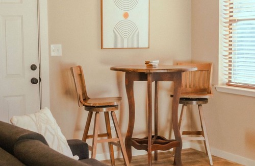 Fredericksburg Apartment | The Sunrise House at Camp hideaway