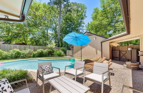 Huntsville House | The Sunset No Service Fees Games Pool BBQ