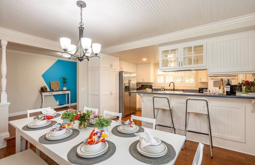 La Palma Apartment | The Sunshine Poolhouse w/2 Primary Suites - 15 Min to Disney!