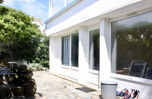 Saint-Pierre-Quiberon House | THE SURFACE KORRIGANE FACING THE SEA
