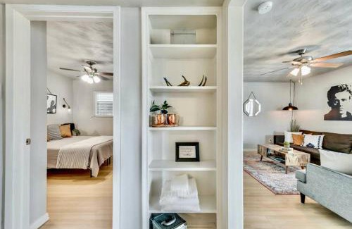Old East Dallas Apartment | The Swank - Close to Downtown