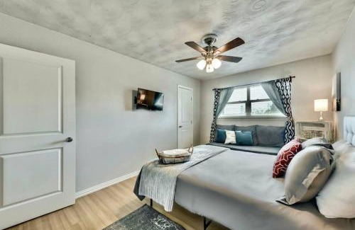 Old East Dallas Apartment | The Swank - Close to Downtown
