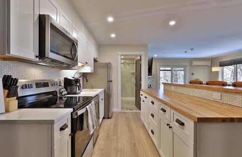 Killington Condo | The Swirl Suite at Killington: Renovated 2RM/2BA Suite. Sleeps 6. Discounted Ski Rentals.