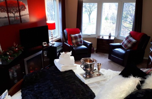 Ajax Bed & Breakfast | The Tartan House B & B