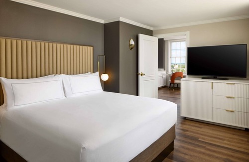 Downtown Hotel | The Terrace Hotel Lakeland, Tapestry Collection by Hilton