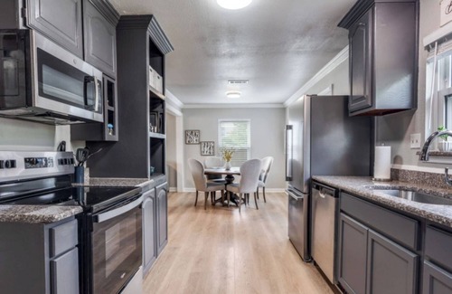 Roanoke Apartment | The Texas Get-Away in Roanoke