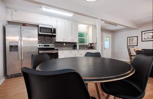 Decker Prairie House | The Texas-Sized Studio is in a quiet neighborhood and is close to many amenities