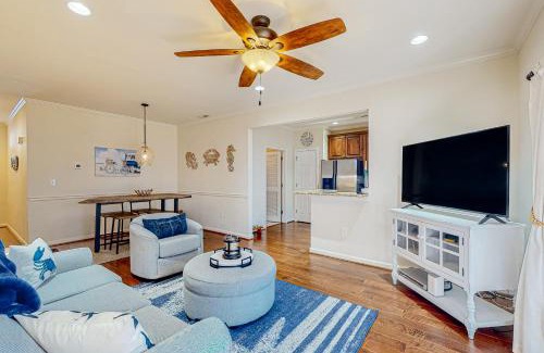 Rehoboth Beach Apartment | The Tides Sandy Bottom Cir Unit 107