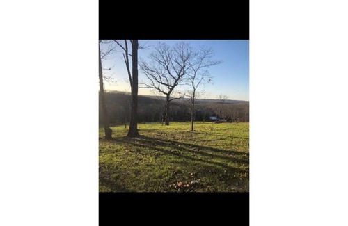 Squires House | The Tiny of the Ozarks ~ many nearby attractions