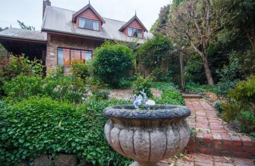 Warburton House | The Tolpuddle Cottage