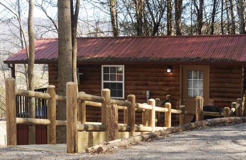 Sparta House | "The ToolShed" a Pet Friendly Cabin near Fall Creek Falls!, The Toolshed Hillside Cabin With a View .
