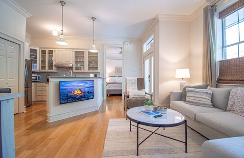 Fayetteville Condo | The Townie - Condo on Dickson St - 0.5 mi to UofA