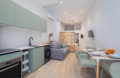 La Creu del Grau Apartment | The Trafalgar Apartment 01 by Florit Flats
