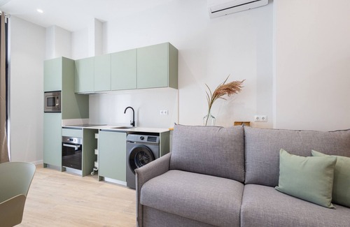 La Creu del Grau Apartment | The Trafalgar Apartment 01 by Florit Flats
