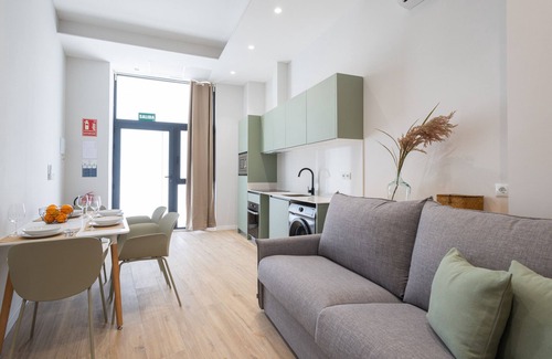 La Creu del Grau Apartment | The Trafalgar Apartment 01 by Florit Flats